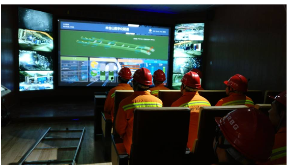 爭(zhēng)分奪秒搶進(jìn)度 日夜奮戰(zhàn)保生產(chǎn)—米倉(cāng)山超特長(zhǎng)隧道進(jìn)尺突破6000米大關(guān)