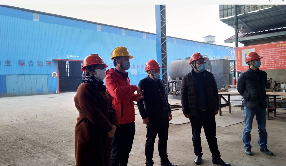 川交路橋黨委副書記、職工董事、工會(huì)主席何澤中到廣漢片區(qū)各單位督查防疫及復(fù)工情況