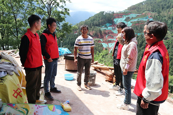 “紅色引擎”跑出征拆“加速度”｜黨員征拆攻堅(jiān)隊(duì)啃下硬骨頭！