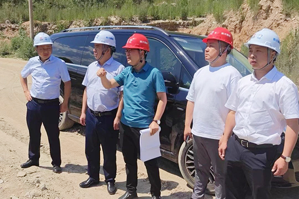 川交公司黨委書記、董事長杜江林赴門頭溝區(qū)國道108三期道路工程土建第1標(biāo)段項(xiàng)目檢查指導(dǎo)工作