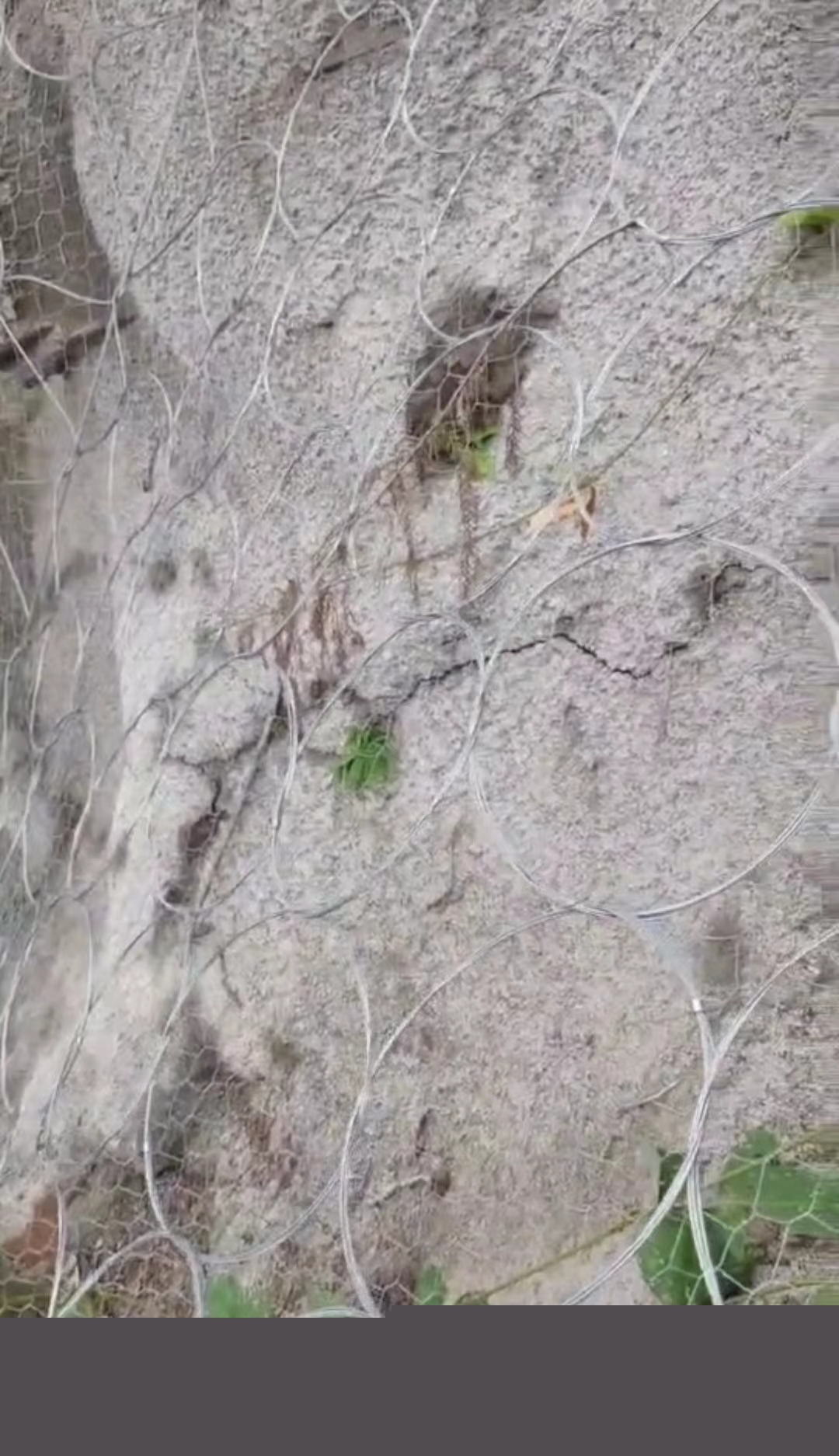 坍塌前8小時，183名工人全部撤離