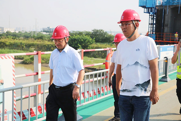 川交公司黨委委員、監(jiān)事會(huì)主席左孔海赴成德線土建5工區(qū)項(xiàng)目檢查指導(dǎo)工作