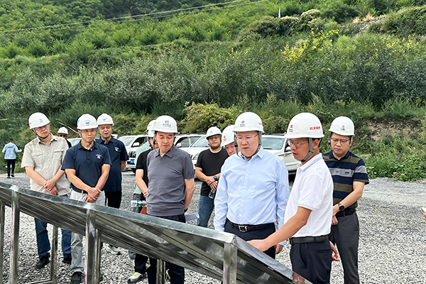 蜀道集團(tuán)黨委副書(shū)記、董事、副總經(jīng)理丁應(yīng)虎赴川汶高速TJ7項(xiàng)目檢查指導(dǎo)工作